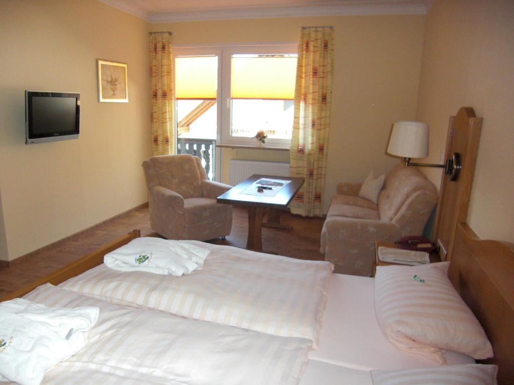 Wald-Hotel Heppe Dammbach Room photo