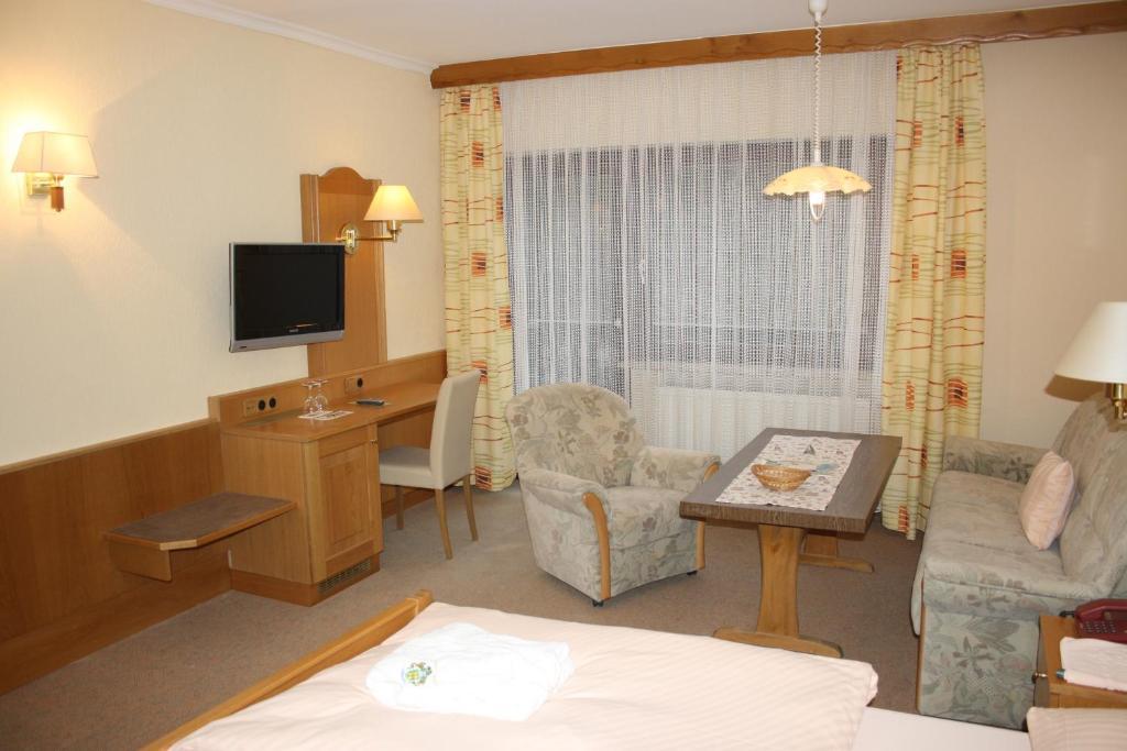 Wald-Hotel Heppe Dammbach Room photo