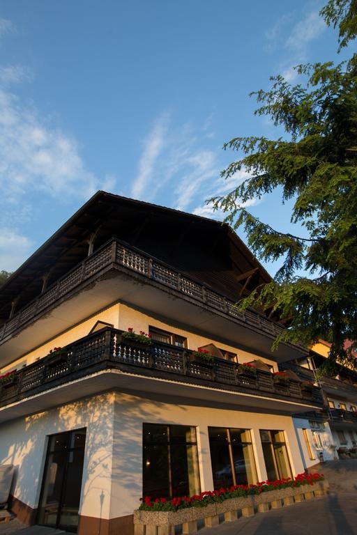 Wald-Hotel Heppe Dammbach Exterior photo