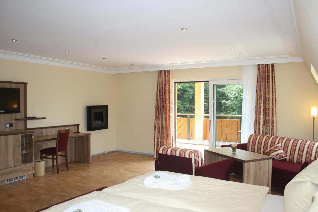 Wald-Hotel Heppe Dammbach Room photo