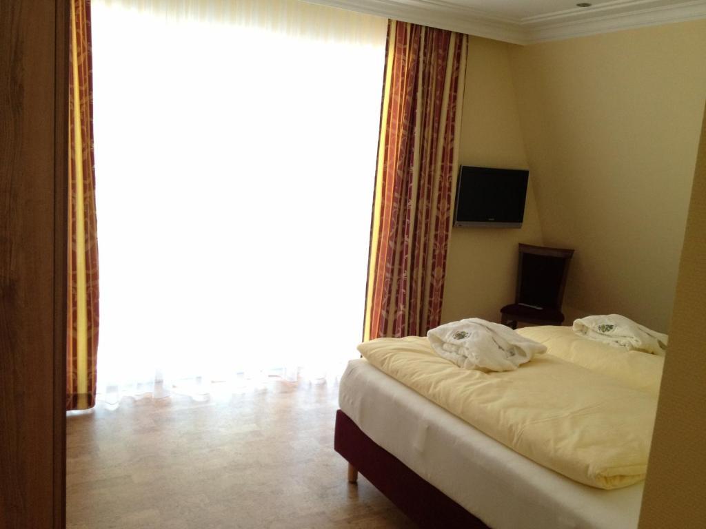 Wald-Hotel Heppe Dammbach Room photo